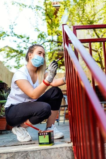 Curious about Wilson's hidden face mystery on Home Improvement? Find out the reasons behind it!