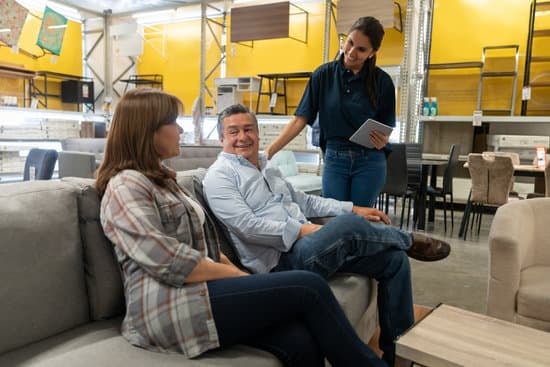 When Do People Do Home Improvements: Common Times and Seasons for DIY Projects