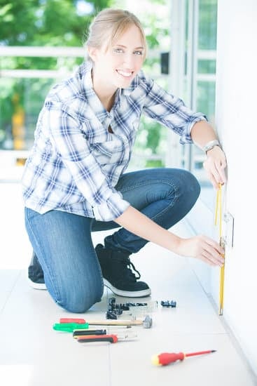 Step-by-step guide for how to improve face color at home with natural remedies