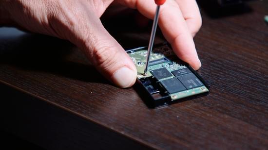 Tips for How to Improve Cell Reception at Home: Signal Boosters, Wi-Fi Calling, External Antennas