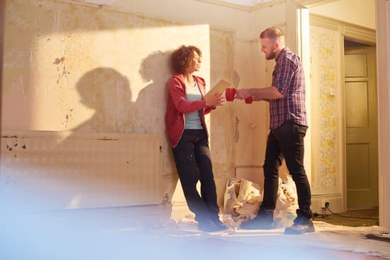 What Home Improvements Happened in the 1700s in America: Colonial architecture, carpentry, and handmade furnishings