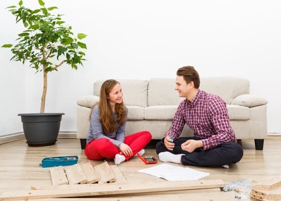 Who Was the Man Behind the Fence on Home Improvement 1 The man behind the fence on Home Improvement, Wilson, provided wise advice to Tim