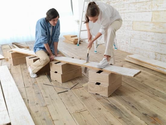 Wilson from Home Improvement always covering face with fence, expressing mysteriousness and wisdom