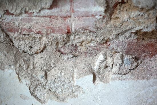 Bob Vila appearing on popular home improvement show as guest expert