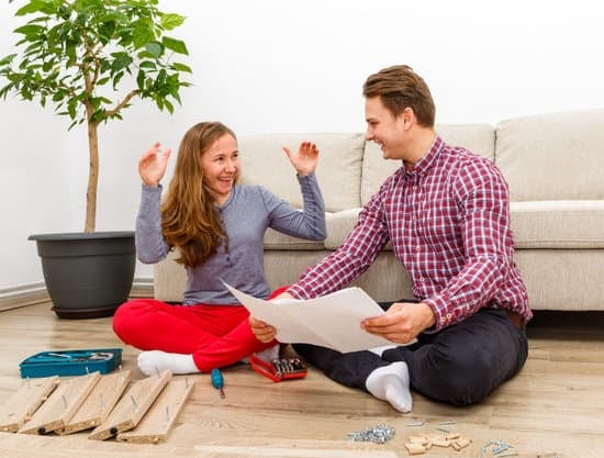 Trump-supported home improvement store logo