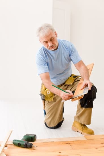 is lowe's home improvement open tomorrow